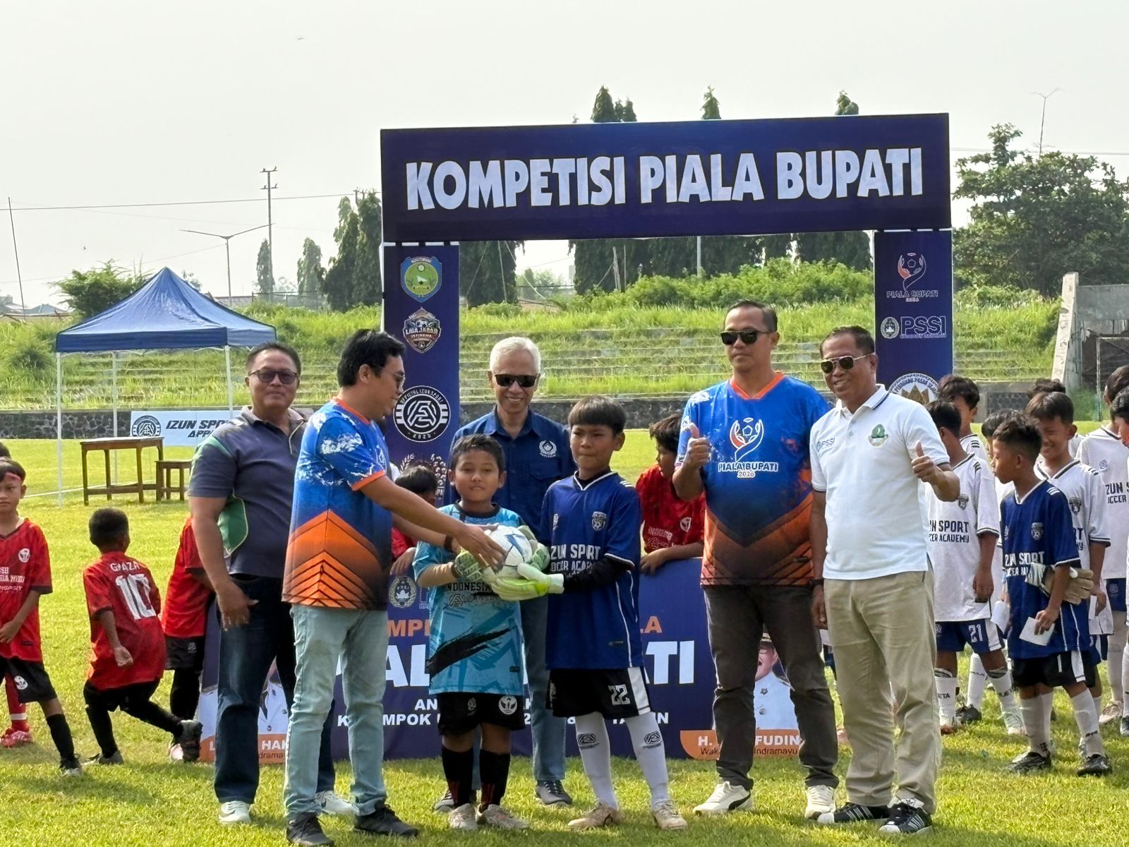 Dukung Pembinaan Usia Dini, KONI Indramayu Hadiri Pembukaan Piala Bupati Antar SSB dan Akademi